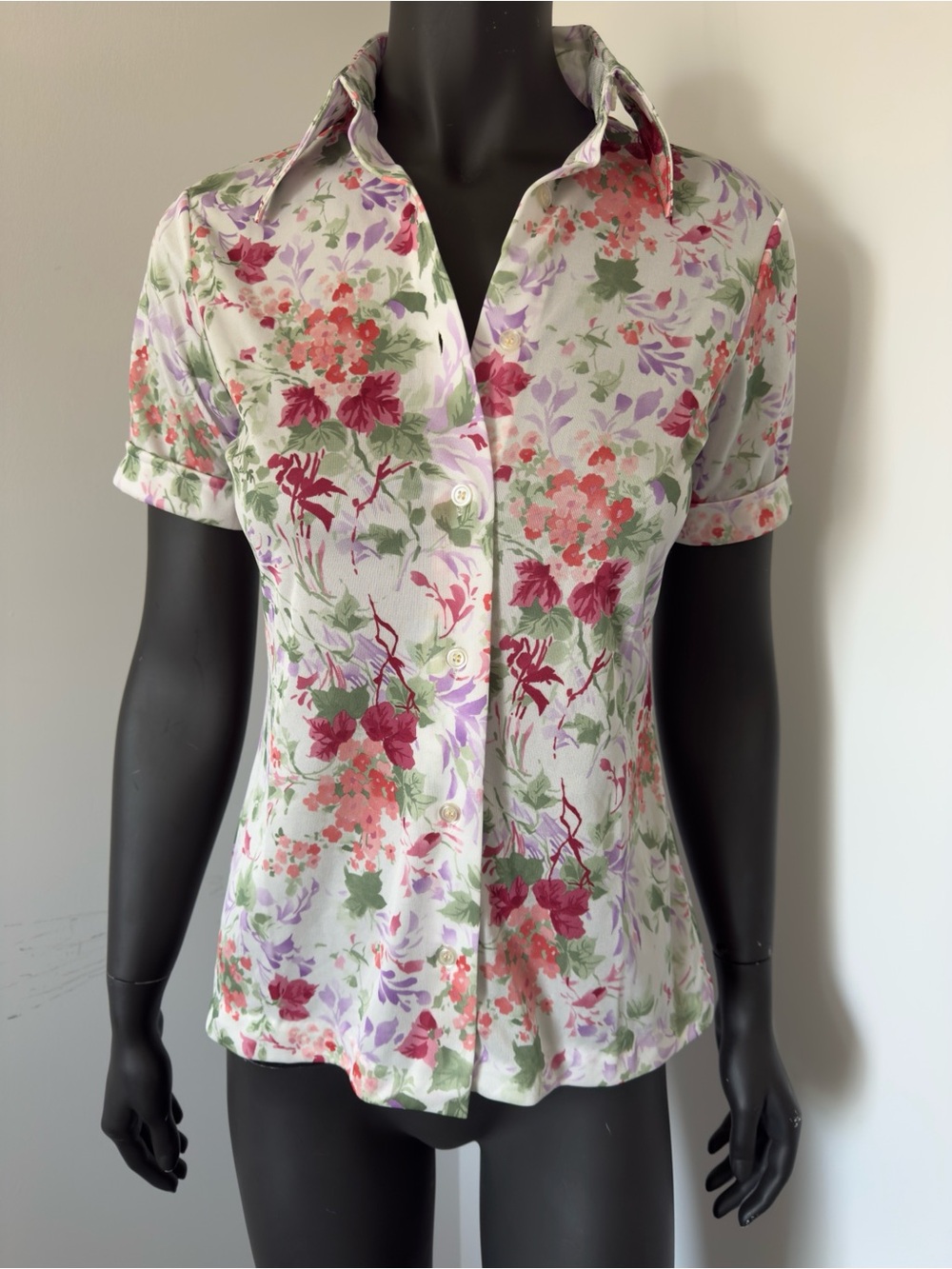 181. VTG Deadstock Floral Button-Front Women’s Top in White and Pink